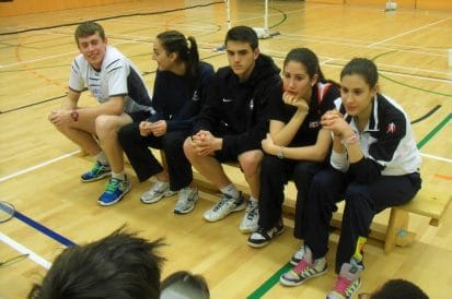 How to resolve conflicting Badminton coaching advice